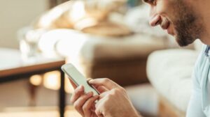 dergimi-dhe-marrja-e-parave-tani-kerkon-vetem-nje-numer-telefoni-ose-karte:-sherbimi-visa-direct-tani-i-disponueshem-ne-tregun-tone