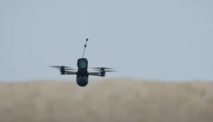 drone-mbi-nje-baze-te-inteligjences-ushtarake-franceze