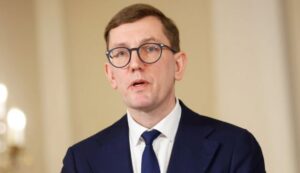 kyeministri-estonez:-nuk-kemi-asnje-arsye-per-te-zvogeluar-presionin-ndaj-rusise