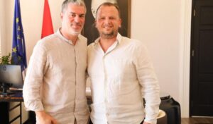 jep-doreheqjen-nenkryetari-i-bashkise-se-vlores,-elis-halili