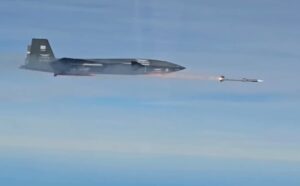 bayraktar-“kizilema”-ben-histori,-godet-objektivin-e-pare-me-rakete-ajer-me-ajer