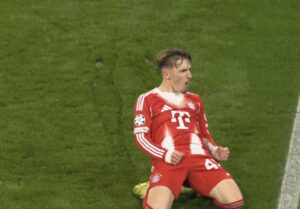 festa-e-sporting-zgjat-pak,-bayern-shenon-dy-gola-te-shpejte-(video)