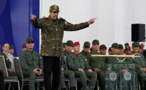 avione-luftarake-amerikane-mbi-gjirin-e-venezueles,-trump:-ditet-e-maduros-jane-te-numeruara