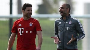 guardiola-“ngushellon”-alonso:-drejton-nje-klub-qe-eshte-i-veshtire-per-shkak-te-mjedisit
