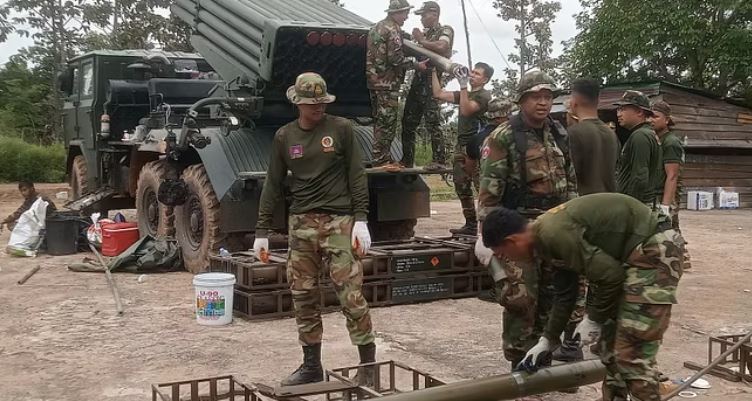 lufta/-tajlanda-evakuon-mbi-400,000-njerez-nga-kufiri-me-kamboxhian