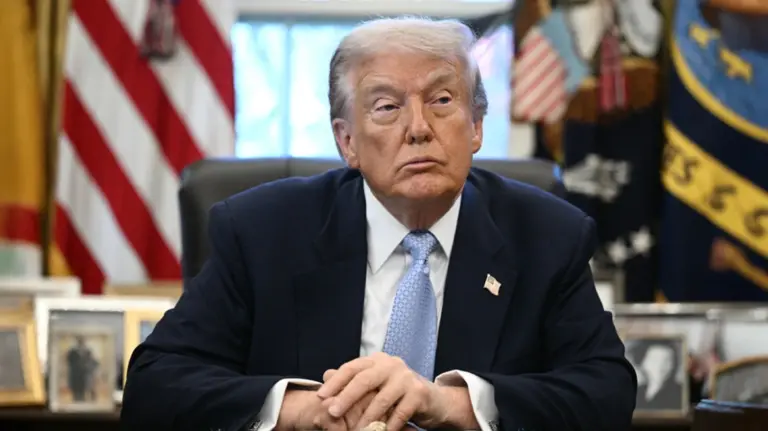 tensionet-mes-tajlandes-dhe-kamboxhias,-trump-i-bindur:-kam-zgjidhur-tete-luftera!-do-t’i-telefonoj-per-t’i-dhene-fund