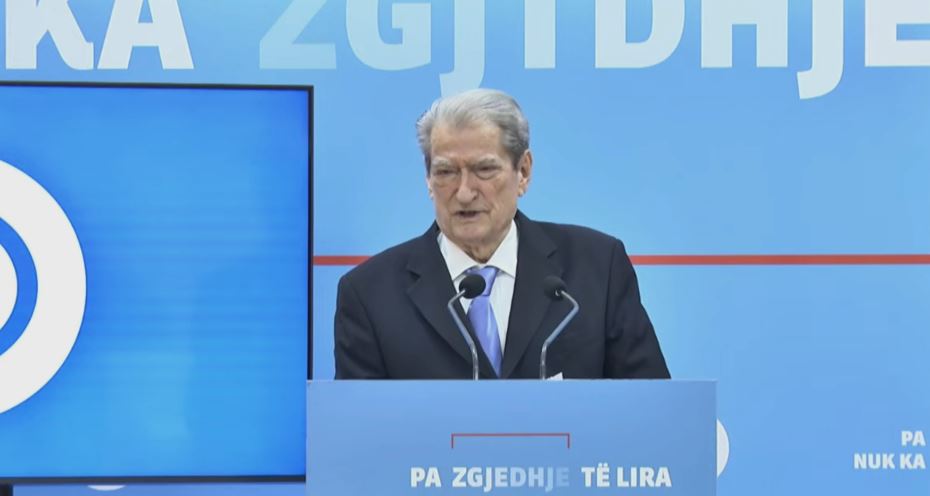 “50-euro-ne-muaj-dhe-1-mije-euro-bonus-lindjeje-per-femijen-e-pare”,-berisha-prezanton-platformen-e-pd-kunder-shpopullimit:-te-nise-qe-me-buxhetin-2026