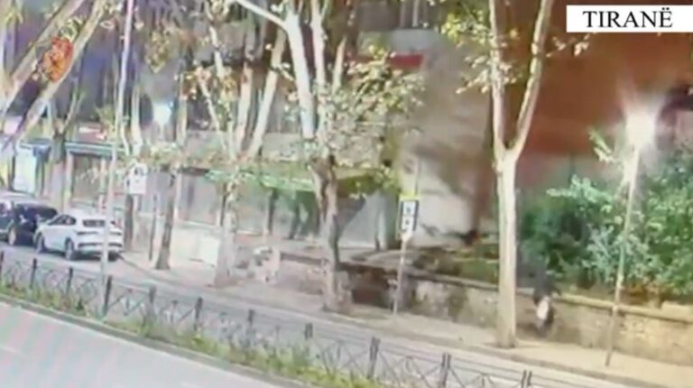 video/-zbardhet-djegia-e-qellimshme-e-nje-automjeti-me-vlere-rreth-100-mije-euro,-arrestohet-autori.-cfare-deklaroi-ne-polici