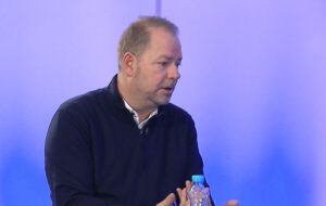 “berisha-beri-gabimin-fatal,-s’mbajti-premtimet”,-kulluri-‘zberthen’-foltoren-e-salianjit:-levizje-e-zgjuar-qe-s’kane-sulmuar