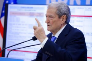 ‘shpopullimi-masiv-goditje-ekzistenciale’/berisha:-na-duhet-nje-platforme-qe-te-mos-shkojme-drejt-zhdukjes,-pagesa-nga-1-mije-deri-ne-5-mije-euro-per-femije-dhe-bonuse-cdo-muaj-nga-50-deri-ne-60-euro