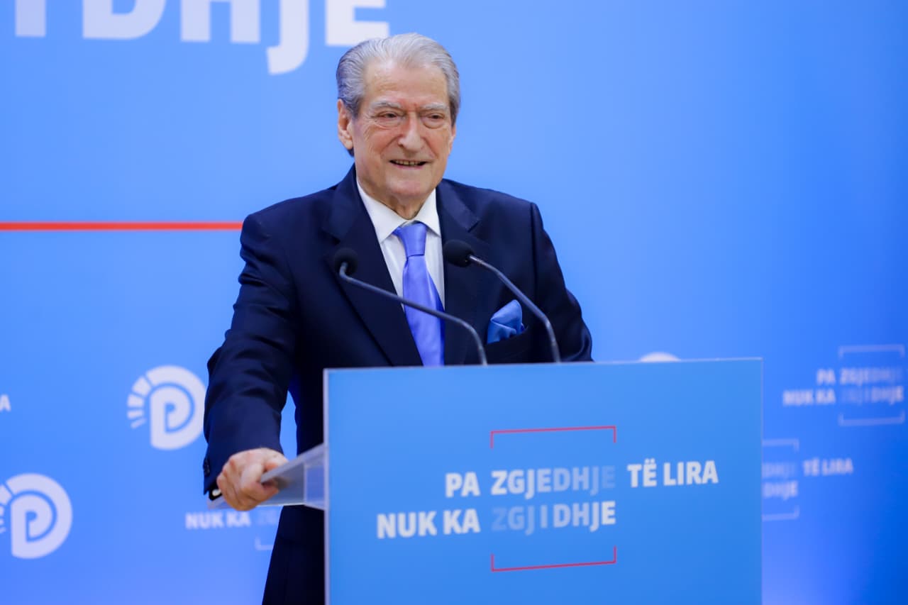 super-rrogat-e-drejtesise/-edhe-berisha-kunder,-por-“fajin-e-ka-rama”