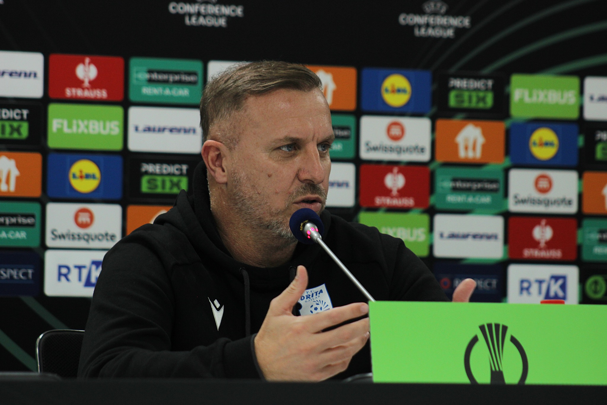 drita-sfidon-az-alkmaar,-trajneri:-s’kemi-presion,-shpresoj-te-dalim-te-pamposhtur