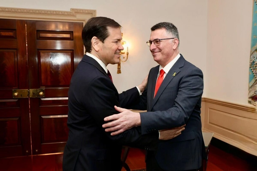 izraeli-kembengul-ne-carmatosjen-e-hamasit-dhe-demilitarizimin-e-enklaves