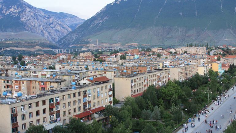 instat:-gjysma-e-qarqeve-kane-te-ardhura-per-fryme-me-pak-se-50%-e-tiranes