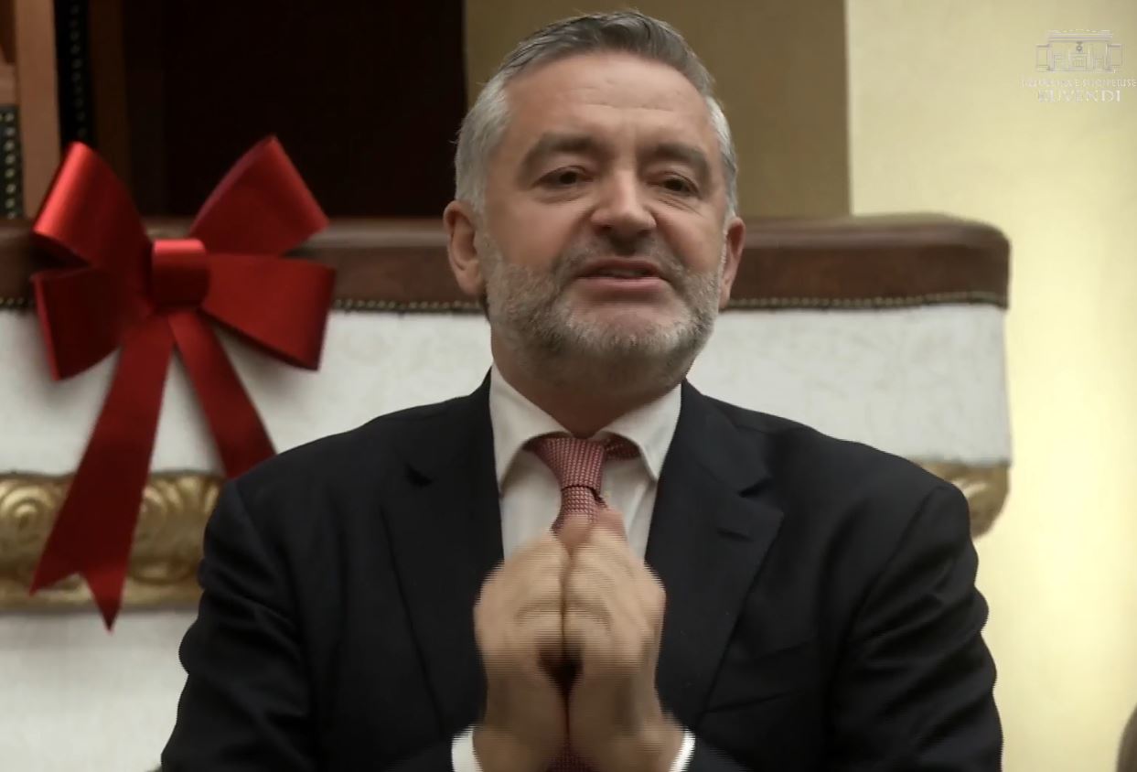 “dorezojme-pushtet-per-te-bere-shtet”/-gara-per-avokatin-e-popullit,-blendi-klosi:-procesi-tregon-filozofite-e-ndryshme-me-te-cilat-funksionojme.-arroganca-juaj…