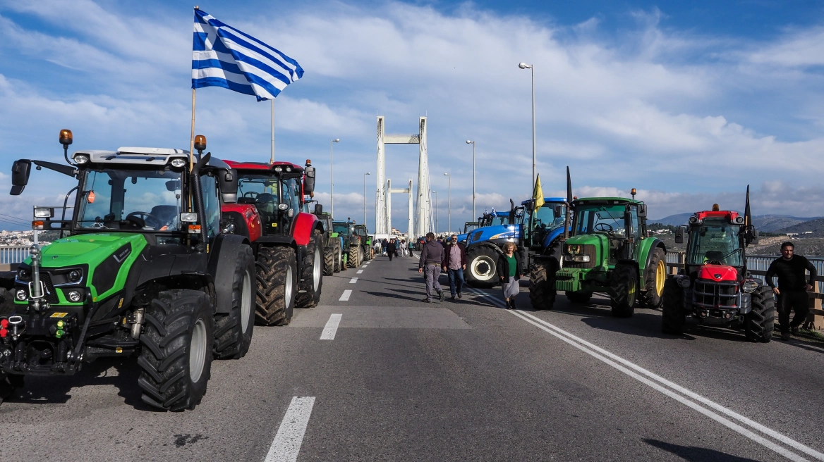 protestat-e-fermereve-ne-greqi,-bllokohet-serish-aksi-rrugor-kakavije–janine