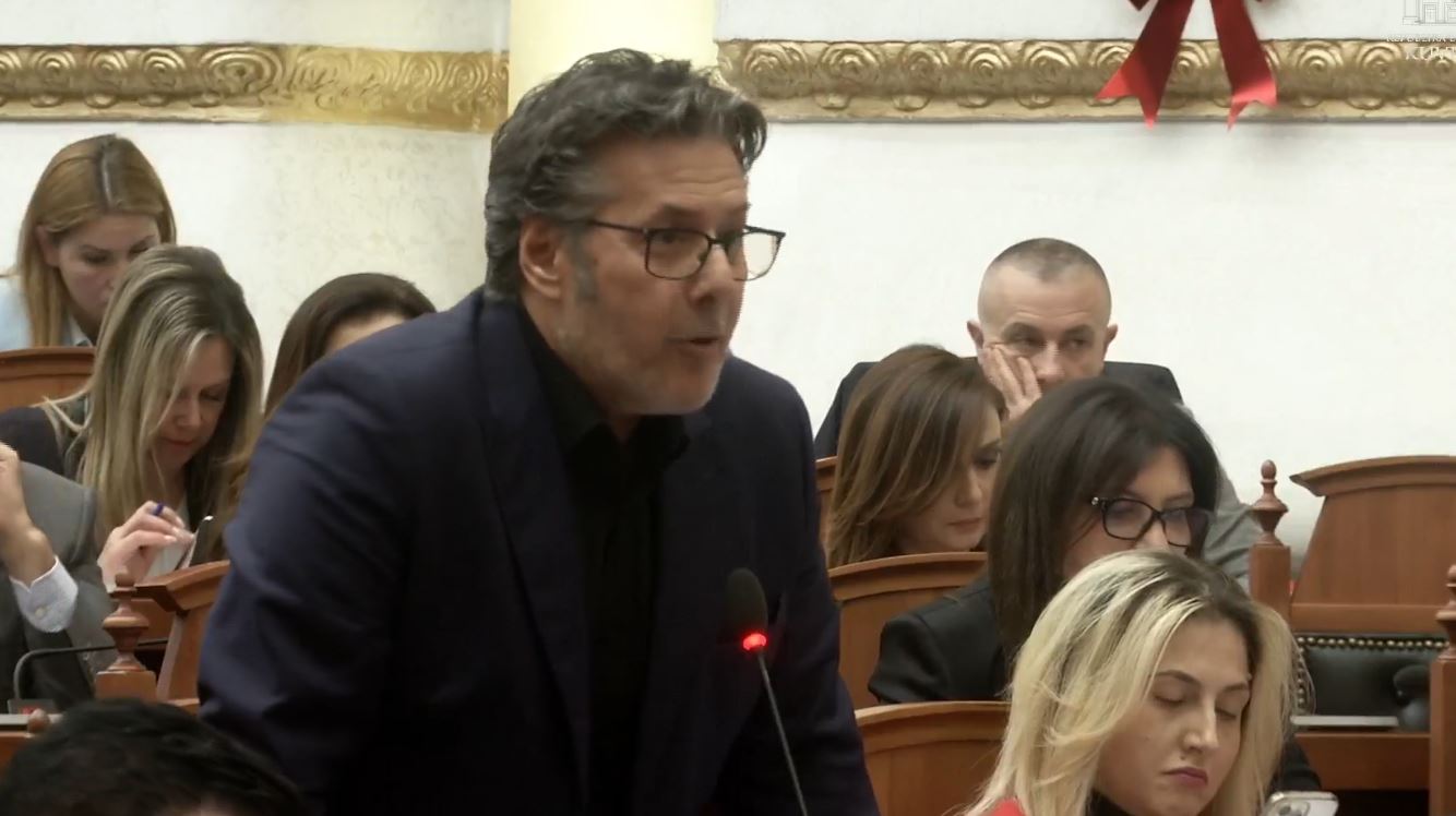 debati-per-avokatin-e-popullit/-paloka:-prisni-nga-rama-qe-te-zbatoje-marreveshje-‘gentleman’-ash?!-luajtet-me-firmat-dhe…