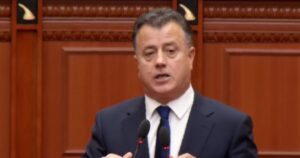 “injorant!”/-“s’e-fyeva!”,-noka-pas-debatit-me-ballen:-iu-drejtua-me-“zagare”-deputeteve-te-opozites