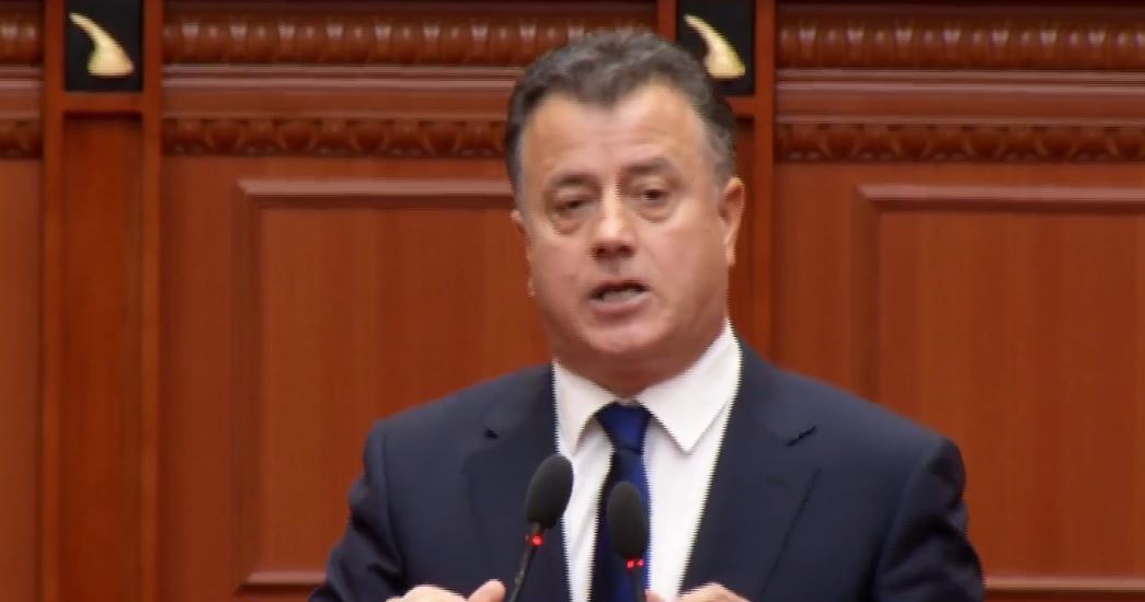 “injorant!”/-“s’e-fyeva!”,-noka-pas-debatit-me-ballen:-iu-drejtua-me-“zagare”-deputeteve-te-opozites