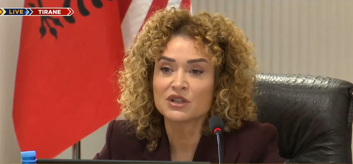 “presioneve-jam-mesuar-t’i-bej-balle”/-musabelliu:-mbrojtja-e-te-drejtave-te-njeriut,-themelore!-ceshtjet-e-mbartura,-problematike