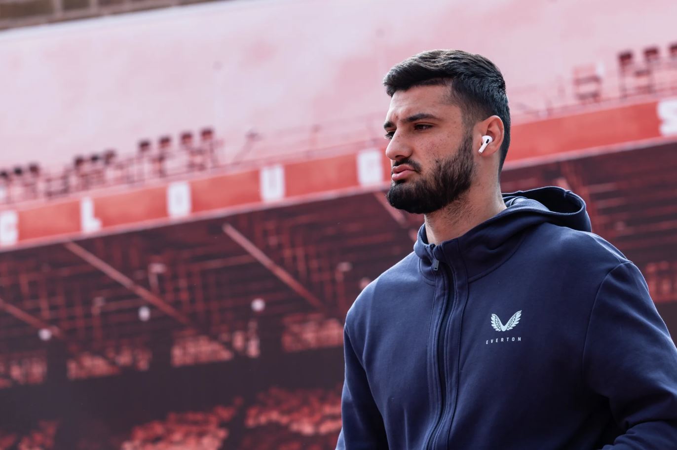 rikthimi-si-titullar-i-brojes,-trajneri-i-burnley:-jam-i-kenaqur,-ishte-versioni-me-i-mire-i-tij