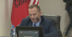 “nuk-ka-dallim-mes-korrupsionit-dhe-krimi-i-organizuar”,-gogaj:-nese-me-behet-presion-nga-politika…