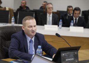 gara-per-kreun-e-spak/-elvin-gokaj-prezanton-platformen:-ja-kater-shtyllat-e-vizionit-tim-nese-zgjidhem-ne-krye-te-spak