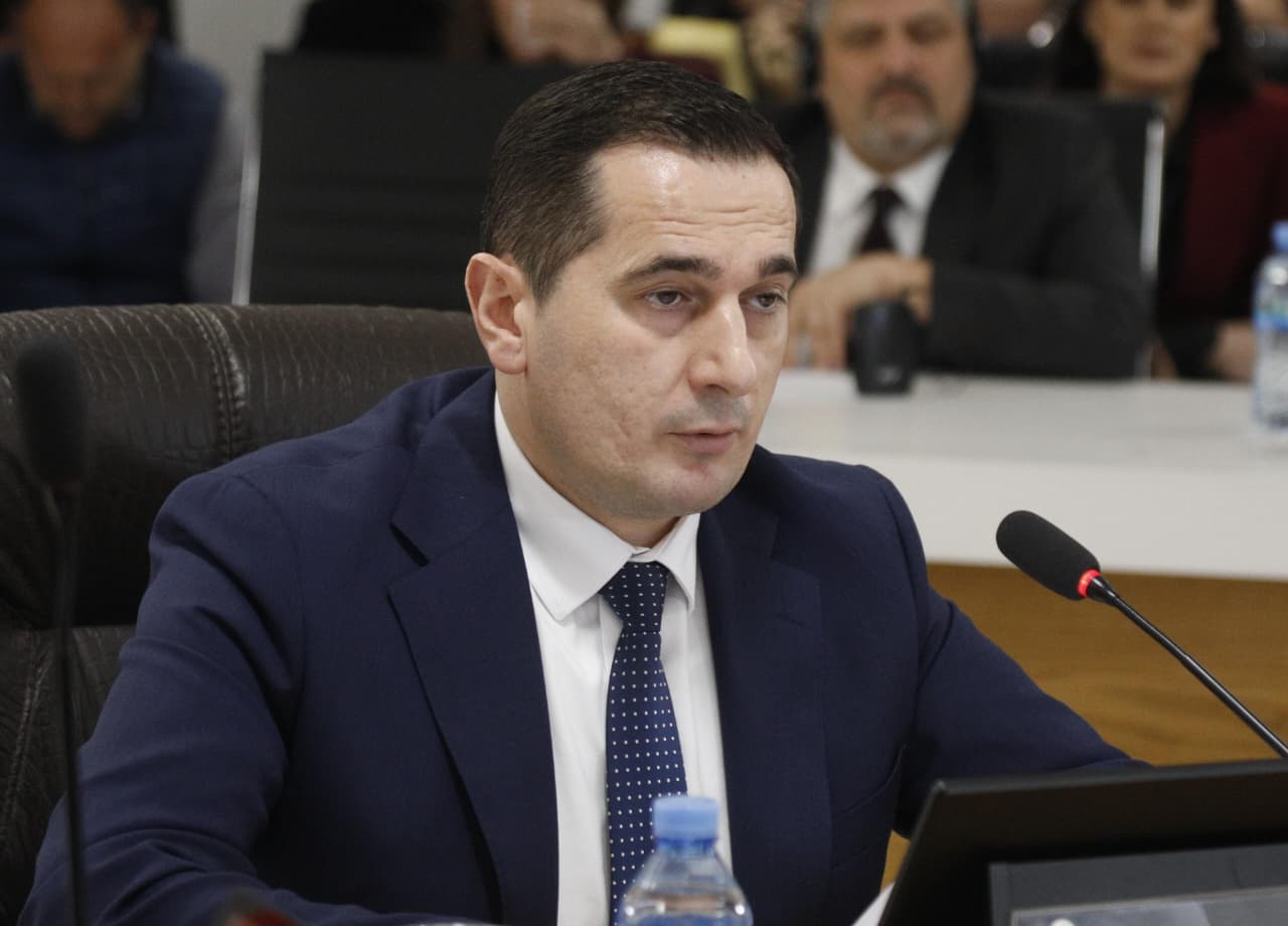 klodian-braho,-kreu-i-ri-i-spak/-mori-7-vota-nga-11-anetare-te-klp