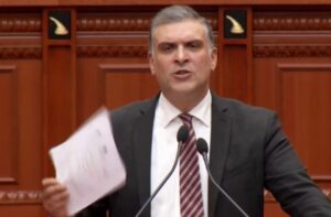 “nje-prej-denoncuesve-te-inceneratoreve,-hekurave”/-blushi:-metes-po-i-mohohen-te-drejtat,-rama-i-tmerruar-nga-te-vertetat-e-tij