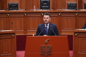 “e-pane-‘sherrin’-e-koncesioneve,-u-caktuan-ne-zyren-e-ministres”/-kapri:-vetem-afera-korruptive.-porti-i-vlores-nuk-do-te-nise-pune