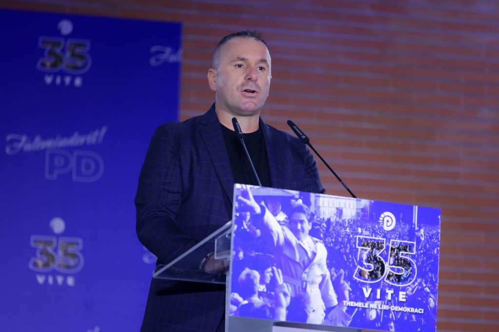 rruga-e-kombit-qe-bashkoi-zemrat/gazetari-gazment-saiti:-nga-prizreni-ne-tirane,-udhetimi-i-jetes-sime