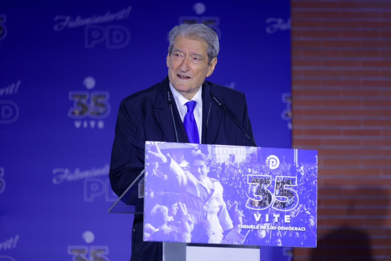 35-vjetori-i-pd,-berisha-kujton-kohen-kur-rama-ishte-pjese-e-saj:-na-u-bashkua-ne-fillim-si-pedagog-i-arteve,-por-me-vone-u-kthye-ne-fatkeqesi