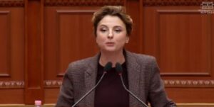 “meta-u-arrestua-me-urdher-politik”/-xhixho:-raporti-i-avokatit-te-popullit-zbulon-shkelje-qe-trondisin-cdo-demokraci-normale