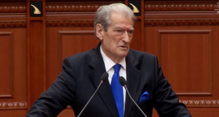 “ku-eshte-ky-pirro-vengu?”/-berisha-mazhorances:-a-e-dini-qe-ministri-juaj-nuk-shkel-ne-dy-shtete-te-nato-s!