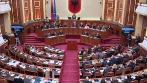 shabani,-avokat-i-popullit-(te-majte)/-ne-salle-munguan-deputetet-e-pd-dhe-belinda-balluku-e-ps