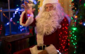 larg-imazhit-te-veshur-me-te-kuqe/-arkeologet-pretendojne-se-kane-zbuluar-varrin-e-babagjyshit