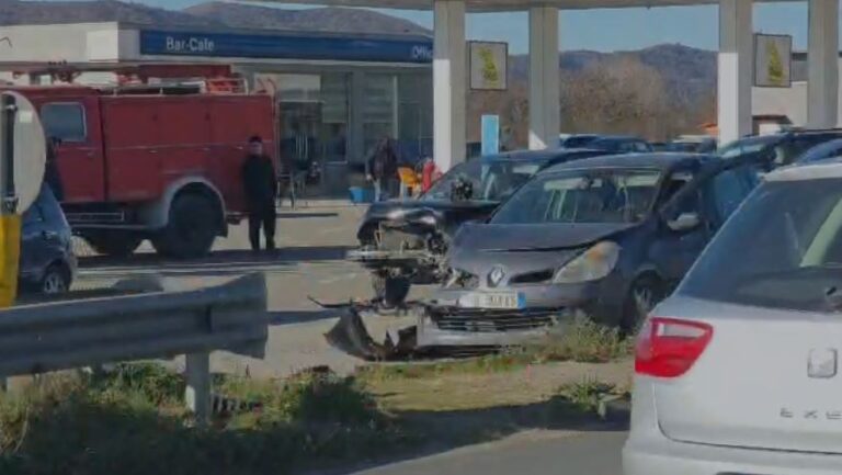 aksident-ne-aksin-peqin-rrogozhine,-tre-te-plagosur-rende