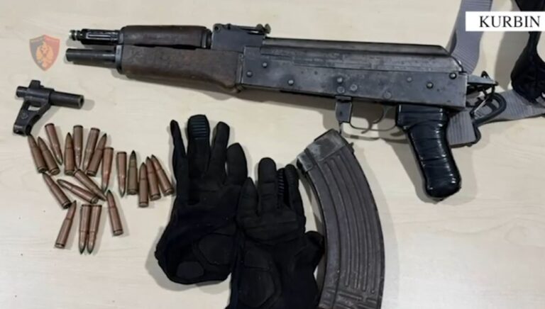 mbante-arme-pa-leje,-arrestohet-29-vjecari-ne-lac