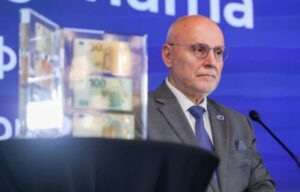 bullgaria-hyn-zyrtarisht-ne-eurozone,-guvernatori-i-bankes-kombetare-bullgare:-ndryshimi-financiar,-mesazh-politik-e-shoqeror