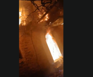 video/-digjet-banesa-ne-gjegjan-te-pukes,-5-anetare-te-familjes-mbeten-jashte