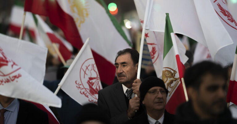 dy-te-vrare-ne-perleshjet-mes-protestuesve-dhe-forcave-te-sigurise-ne-iran