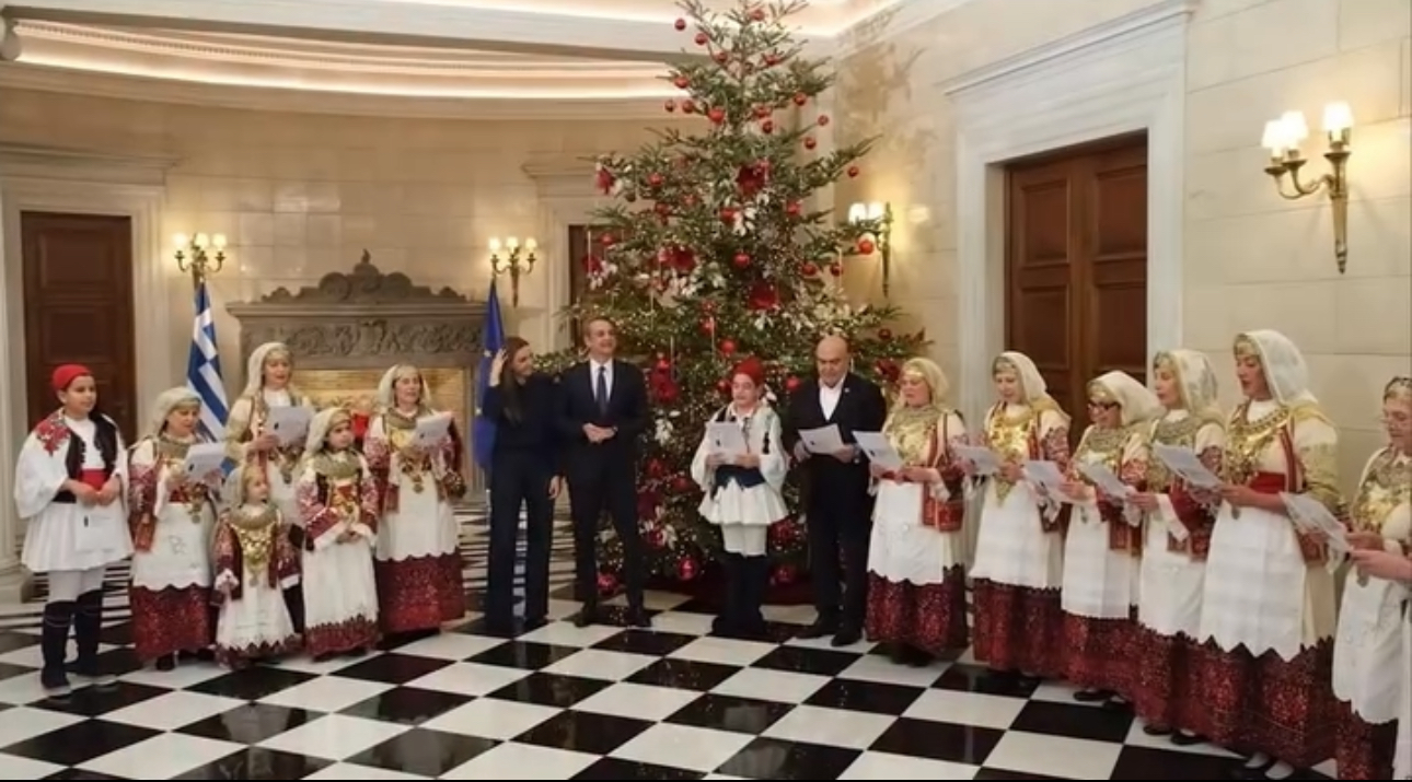 video/-mitsotakis-fton-arvanitasit-ne-kryeministri-dhe-kendojne-shqip:-mire-se-te-na-vije-viti-i-ri