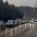 video/-trafik-kilometrik-ne-aksin-prrenjas-elbasan,-paralizohet-qarkullimi-i-automjeteve