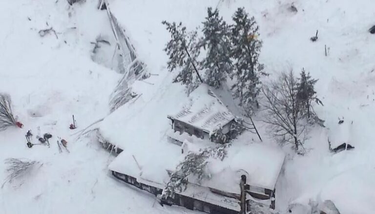 tragjedi-ne-alpet-e-italise,-seria-e-ortekeve-vret-dy-persona,-plagosen-disa-te-tjere