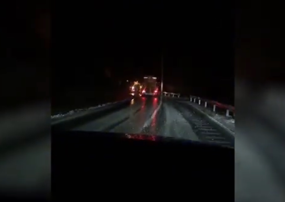 video/-u-bllokua-nga-reshjet-e-bores,-hapet-rruga-qe-lidh-tropojen-me-valbonen