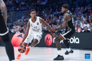 valencia-ndan-kreun-e-euroleague-bashke-me-hapoel,-zhgenjen-barcelona,-fitojne-fenerbahce-e-real