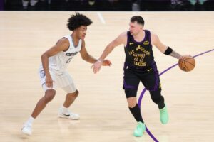 oklahoma-mposht-golden-state,-doncic-lebron-i-japin-fitoren-lakers,-triumfojne-spurs,-chicago-e-bucks