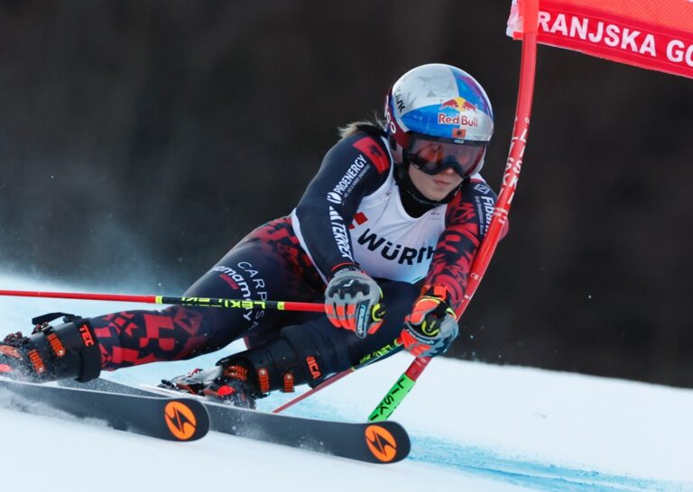 lara-colturi-renditet-e-pesta-ne-garen-e-sllallomit-gjigand-zhvilluar-ne-pisten-e-kranjska-gora