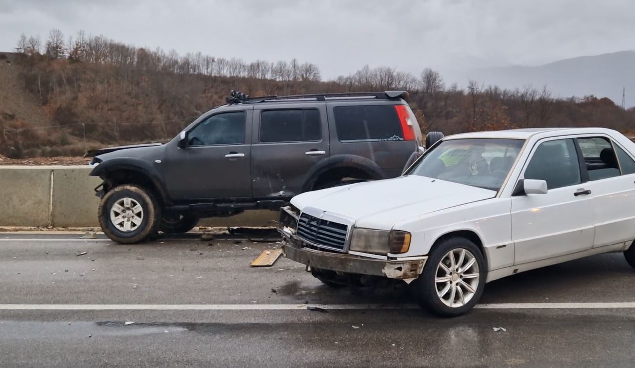aksident-ne-rrugen-nacionale-peshkopi–maqellare,-tre-te-lenduar