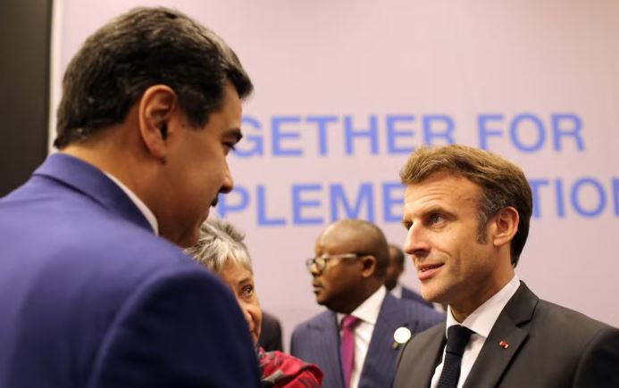 “populli-i-venezueles-eshte-cliruar-nga-diktatura-e-maduros”,-macron:-tranzicioni-i-pushtetit-duhet-te-jete-demokratik
